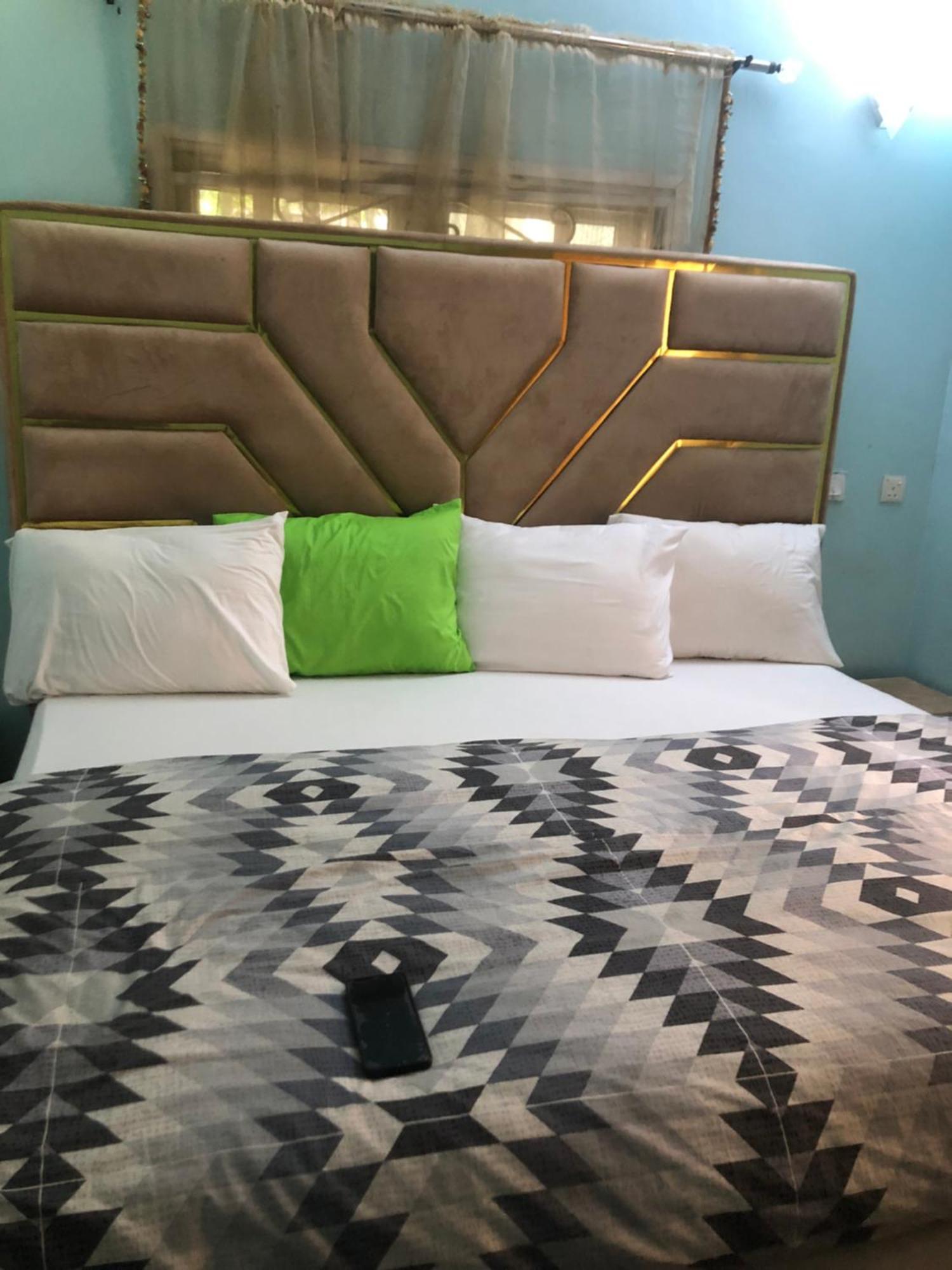 Luxury Place Hotel And Apartments Абуджа Экстерьер фото